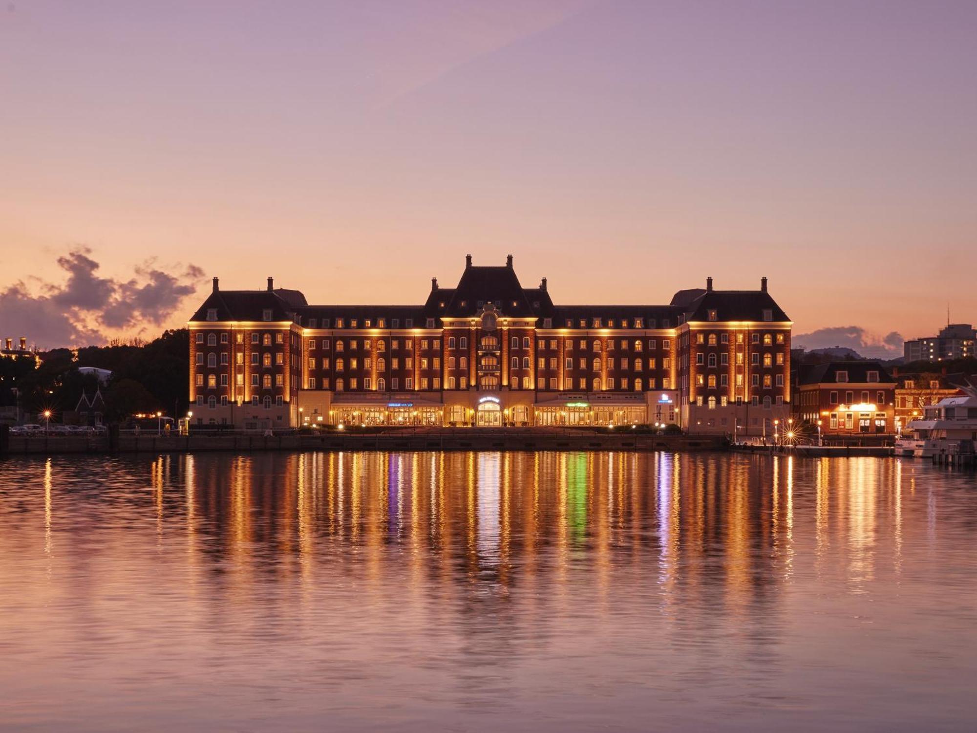 Hotel Den Haag Huis Ten Bosch Sasebo Exterior foto The Hotel at the Port of Antwerp